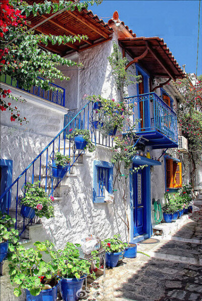 爱琴海——蓝白相间的烂漫小房子。
