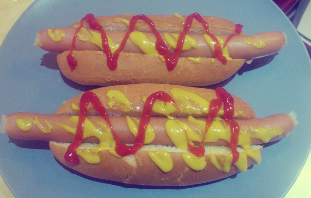 我做的Hot dogs 做午餐。