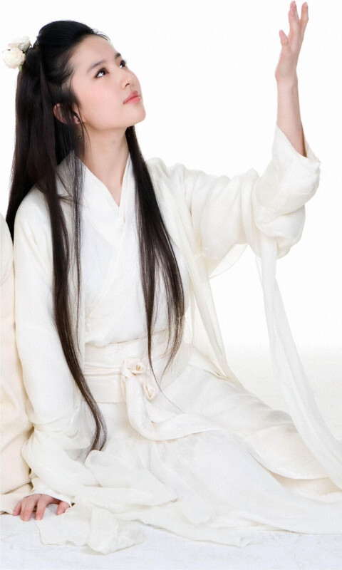 这白衣胜雪的形象还是蛮符合对古代仕女的想像的。