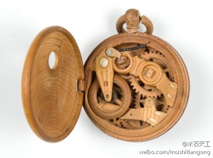 19世纪的俄罗斯木质钟表