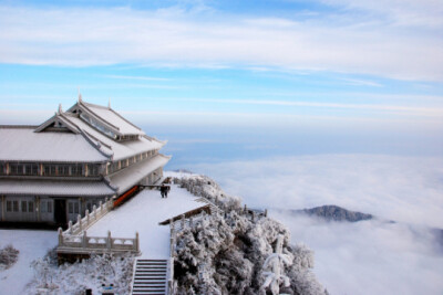 在云端：峨眉山的雪季畅想