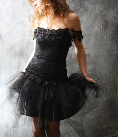 Vintage 1980s Dark Fairy Witchy Angel Dress Netted Poof Skirt and Lace Trim