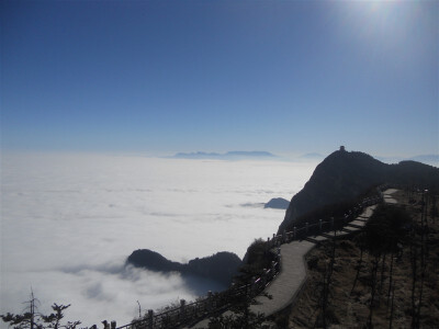 峨眉山云海。。。