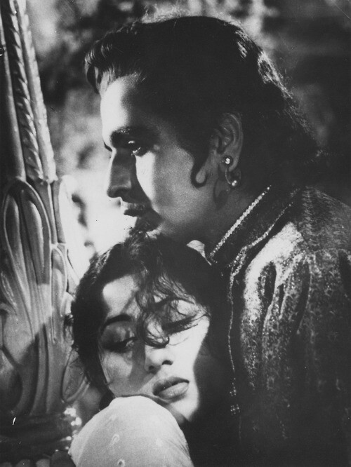 cocyx: Madhubala and Dilip Kumar in Mughal-e-Azam, 1960.