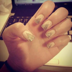 属于指甲的漂亮衣裳  。(ˇωˇ唯媛}