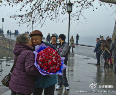 生死契闊，與子成說，執子之手，與子偕老