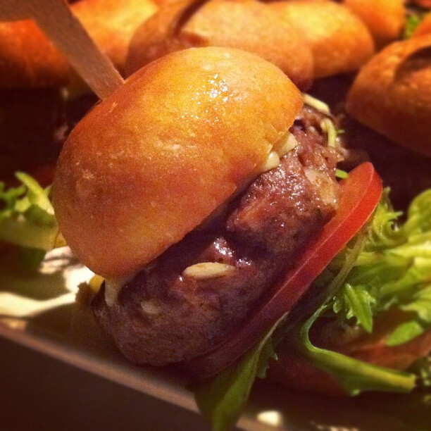 Mini beef burgers with fluffy sesame seed buns and bearnaise sauce