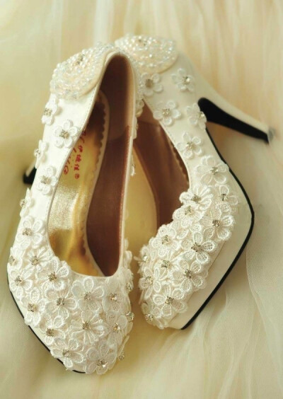 新娘鞋 唯美水晶蕾丝花朵白色高跟鞋