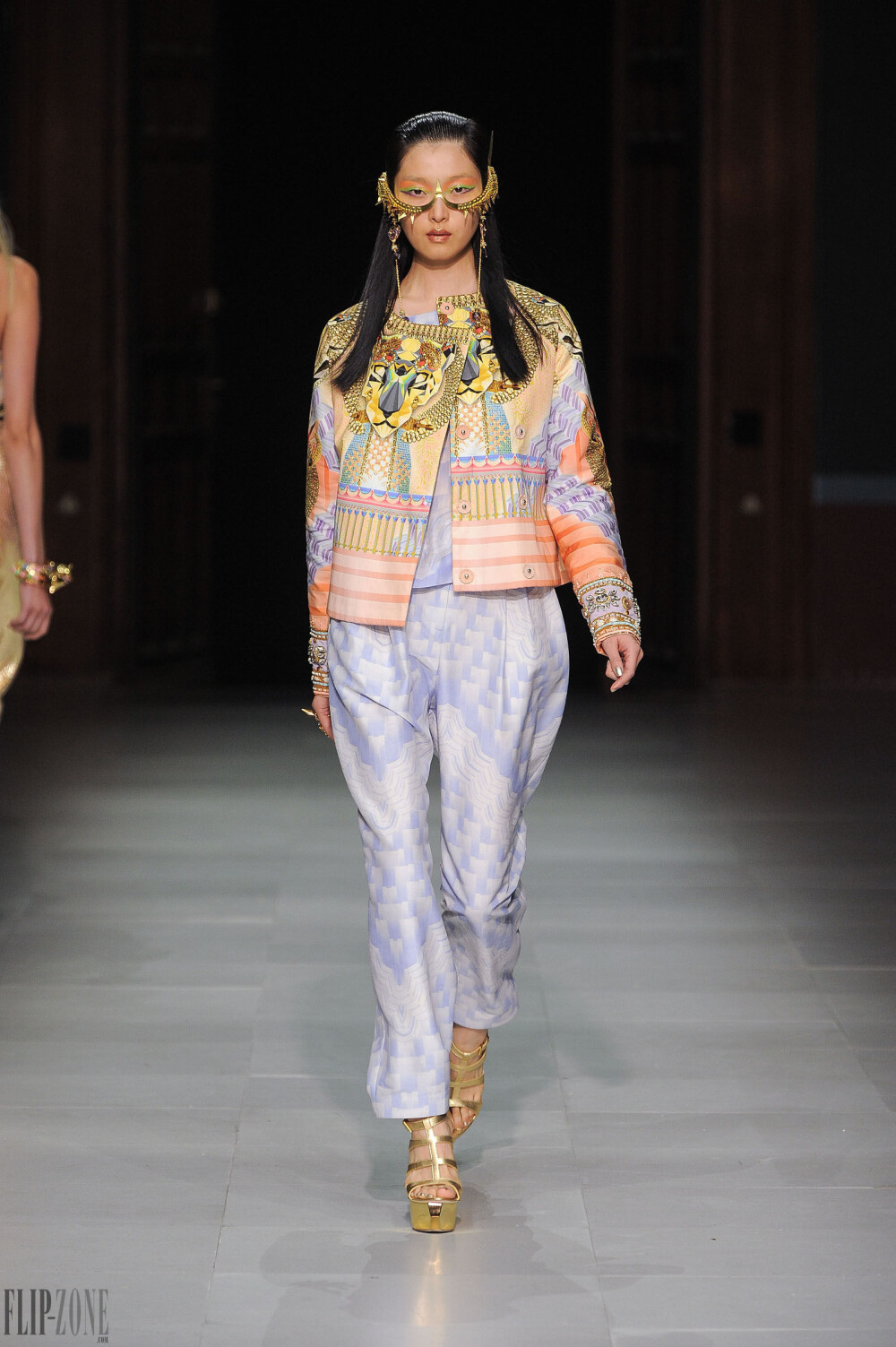 【秀】Manish Arora - Prêt-à-porter - Printemps-été 2013.