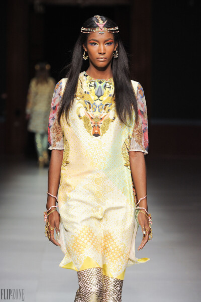 【秀】Manish Arora - Prêt-à-porter - Printemps-été 2013.