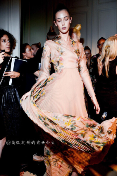 Backstage Valentino Haute Couture Fall 2012~