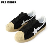 友库 潮流 时尚 【A BATHING APE】A BATHING APE SKULL STA (2013S/S) 鞋。该款 SKULL STA 以 ADIDAS 知名鞋款 Stan Smith 为蓝本设计打造。鞋身采用了仿马毛材质的黑色毛绒皮革打造，质感细腻，配以做黄做旧的鞋头以及大底，透露出...