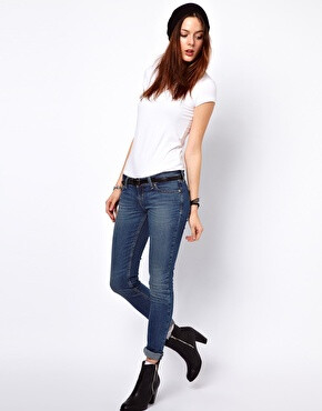 Image 4 of Levi&#39;s Low Curve Id Demi Curve Skinny Jeans