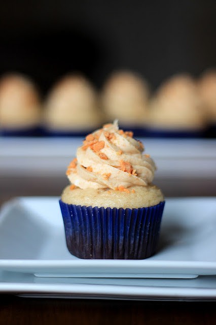 Vanilla Butterfinger Cupcakes