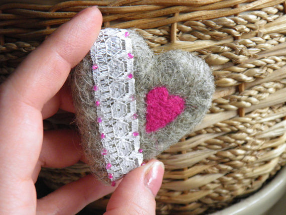 needle felted heart / valentine's day