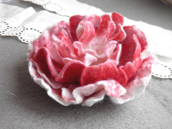 Felted flower brooch / Wool Flowers/ Hand Felted Brooch / gift for her/white pink peony/