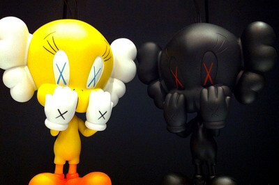 KAWS original fake KAWS 翠兒公仔 一对卖 现货 更多Original Fake潮品尽在品潮网【pinchao.cc】Original Fake专区：http://www.pinchao.cc/u/104/talk