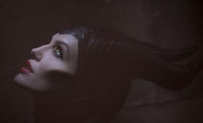 玛琳菲森 Maleficent The Sleeping Beauty tale is told from the perspective of the princess' evil nemesis, Maleficent.