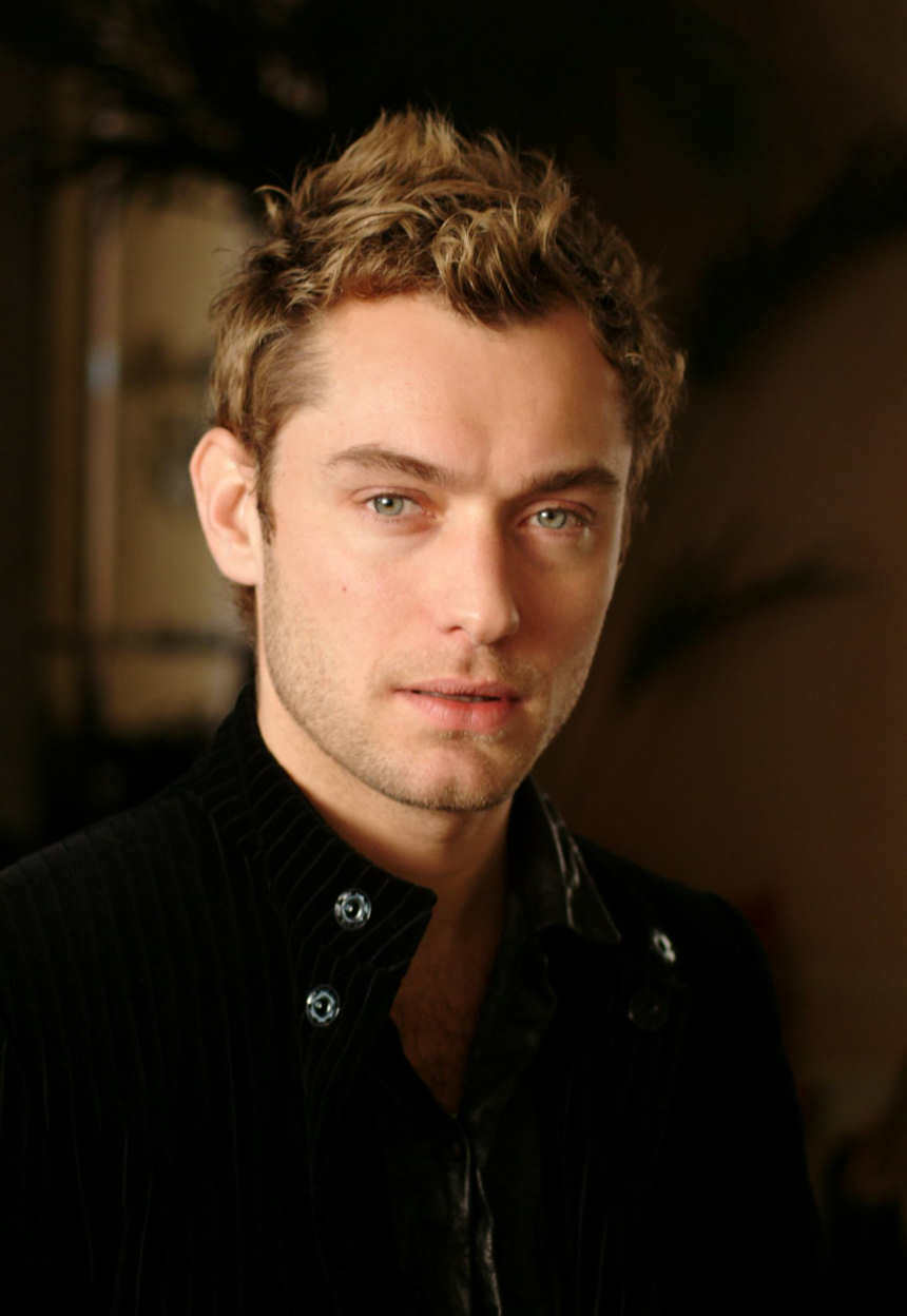 Jude Law 【我裘花年輕的時候就是一朵花由此可見髮際線很重要】