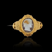 Broche en or et camée agate