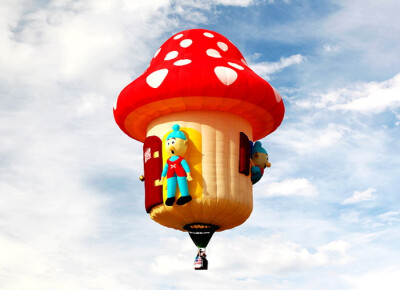 磨菇球来自美国热气球团队，是最新亮相的一批热气球。