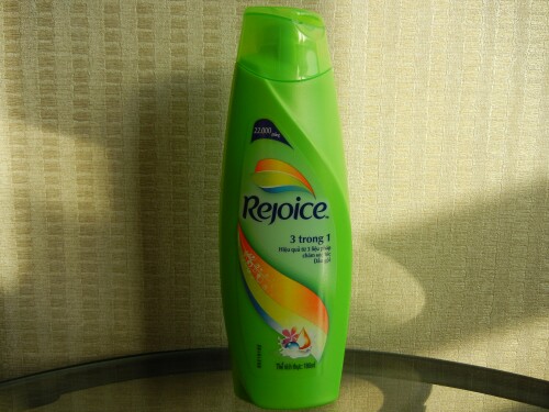 进口 泰国 飘柔/REJOICE 深层滋润洗发水 180mlhttp://item.taobao.com/item.htm?spm=a1z10.3.17-17699243485.43.Mdil4j&id=18580075470&