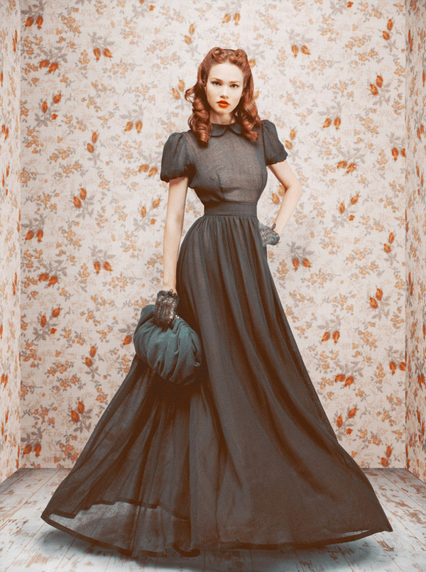 The debut collection of Russian Ulyana Sergeenko is gorgeous. It’s inspired by the 1950s of Soviet Vogue illustrations.