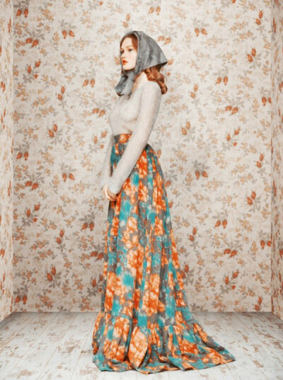 The debut collection of Russian Ulyana Sergeenko is gorgeous. It’s inspired by the 1950s of Soviet Vogue illustrations.