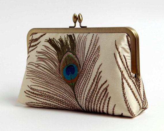 大方稳重的口金包