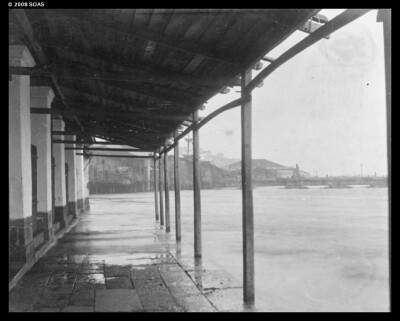 Floodwater rising at Tai Hing jetty, Foochow 1890