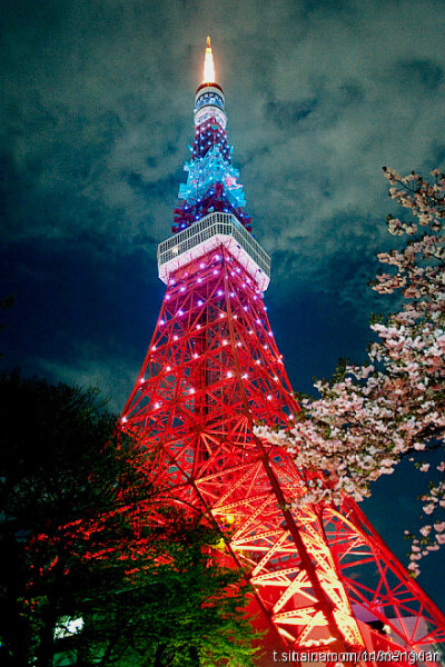 旅行时路过的风景，东京铁塔。http://www.duitang.com/album/466070/