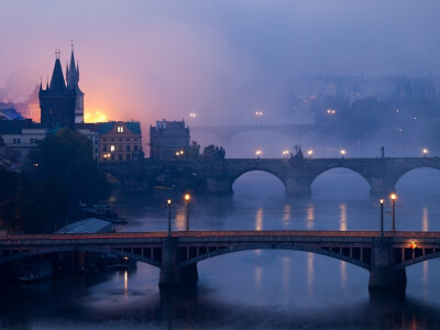 另一个世界: 清晨，布拉格（by Pavol Kmeto）