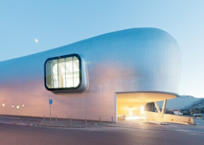 Ice rink of Liège by L&#39;Escaut