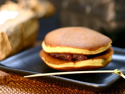 铜锣烧（どら焼き、ドラ焼き、銅鑼焼き） 机器猫的最爱