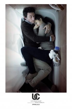 逆流的色彩 Upstream Color 一对男女陷入了一个拥有永恒生命的有机体中，他们的生活开始瓦解，幻觉与肉身开始真假难辨。