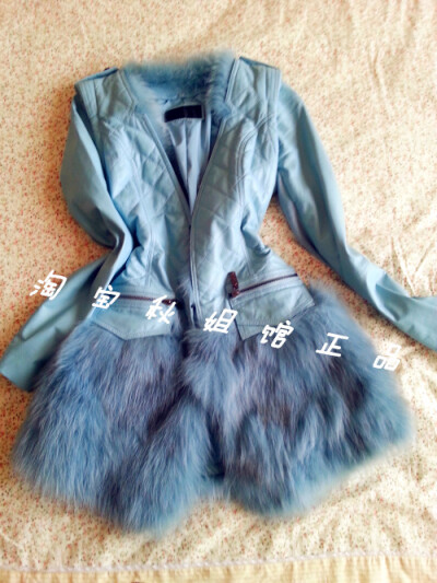 蓝色 皮羽绒 挺洋气，不错http://item.taobao.com/item.htm?spm=a1z10.1.4004-258881070.18.VbvZbY&id=17146105155