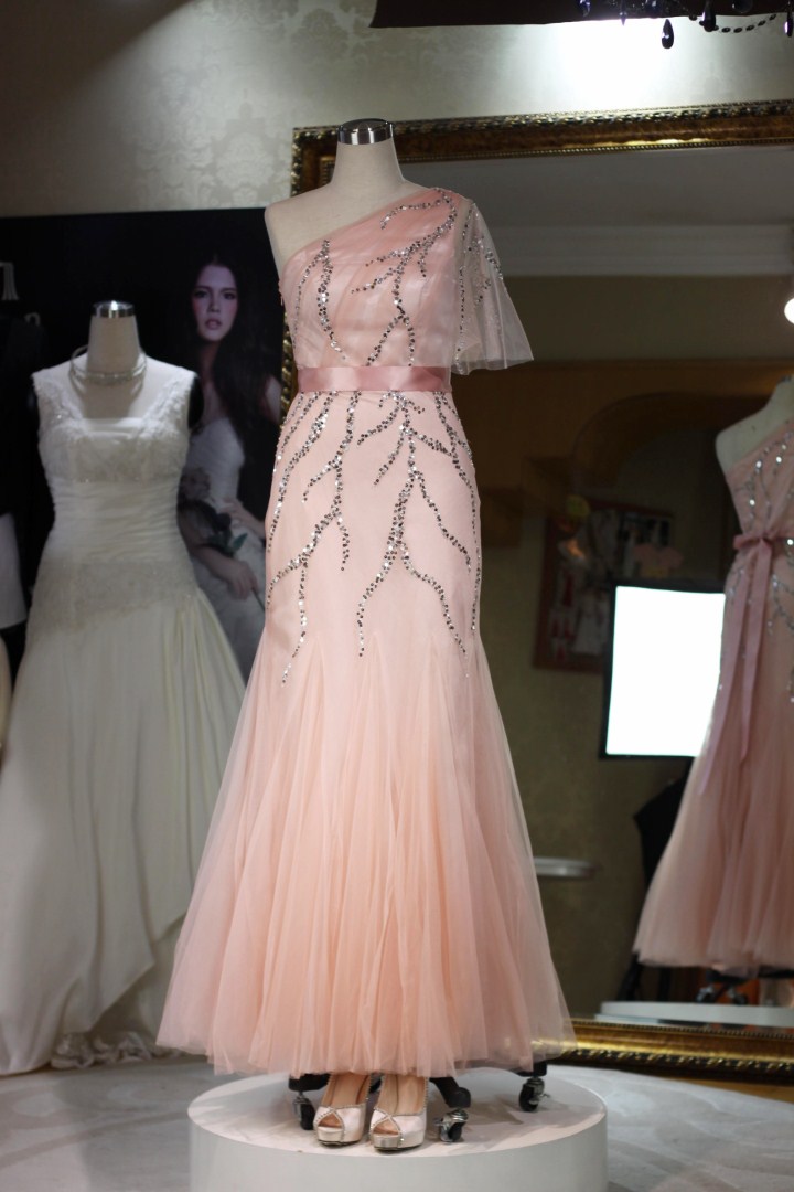 2013新款礼服裸粉色修身款