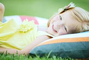 灿烂的笑容都美翻了。