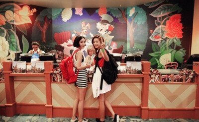 闺蜜，两个人的一起快乐