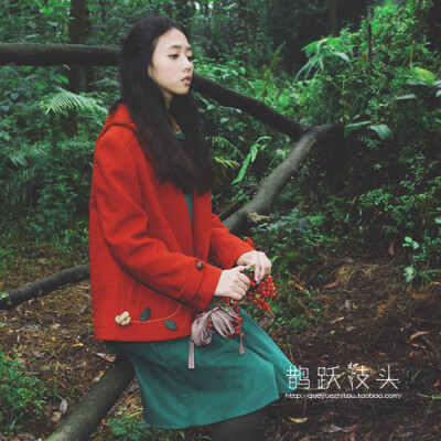 鹊跃枝头原创 日系森女森林系-连帽红色羊毛尼花朵装饰外套
