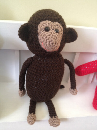 Bruno the Brown Cheeky Monkey(收集自greediebird的Etsy店)