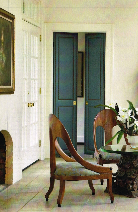 we should all paint doors more.