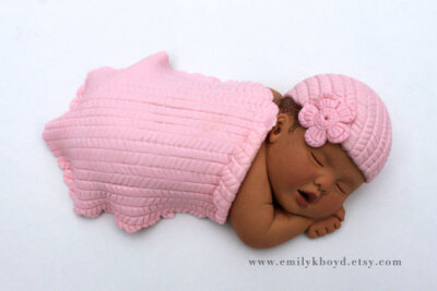 Baby Girl Cake Topper with Knit Blanket and Hat(收集自EmilyKBoyd的Etsy店)