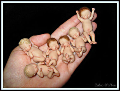 Custom Hand-Sculpted OOAK Baby or Elf / Miniature 1/12 scale Polymer Art Doll /(收集自BalooHallow的Etsy店)