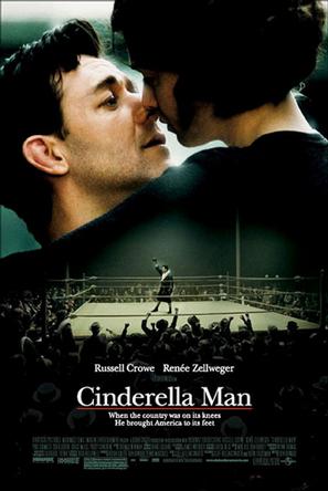 铁拳男人 Cinderella Man 布洛克（罗素·克劳 Russell Crowe 饰）除了是一名过气的拳击手，还是三个孩子的父亲。当他的拳击生涯走下坡路后，紧接着而来的是生活的拮据和入不敷出的家庭状况。幸好有贤惠美丽的妻子梅（芮妮·齐薇格 Renée Zellweger 饰）理解支持，她的从不埋怨和勤劳持家，令这个家庭不至于毫无生机。布洛克放下自尊去排队领取救济金，却挡不住严冬的即将来临，家里食物短缺，生存问题迫在眉睫。 布洛克终于决定重上拳击台，这是他可以挽救家人的唯一办法。他的复出引来了民众的关注，成为了人们心中的平民英雄。他在比赛中英勇挥拳，为了男人的尊严，为了家人的生存。 