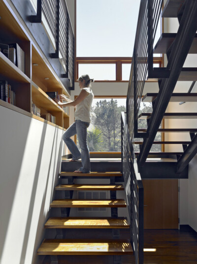 楼梯 现代图片来自雷柒染在梦想图-楼梯的分享