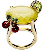 Limelight "Lemon Fizz" cocktail inspiration ring by Piaget - in yellow gold, set with 13 brilliant-cut diamonds, 4 round emeralds, 2 rubellite balls, a sculpted peridot and an oval-cut "lemon" quartz