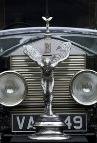 I feel like a Sunday drive, Jeeves dust off the 1926 Rolls Royce