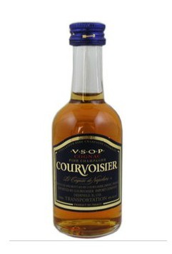 【COURVOISIER拿破仑干邑----法兰西之光】 中文名称：拿破仑VSOP酒版 英文名称：Courvoisier V.S.O.P Cognac 酒精浓度：40% 原 产 地：法国
<br />配 料：葡萄……
<br />容 量：50ML
<br />类 别：白兰地
<br />
<br />Courvoisier 曾几次得到奖赏，包括1983年法兰西之光称号、1986年国际名酒大赛中世界 XO 称号，以及1994年因其最佳干邑的 XO 帝国而荣获西里尔辉煌勋章 CyrilRayTrophy。