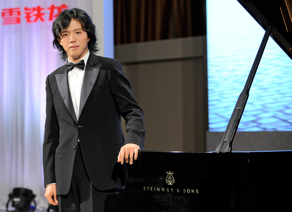 圆小圈他妈 刚刚谁要原图的 图片尺寸3000X2186 无水印 妆浓了点是事实 不喜欢的别点